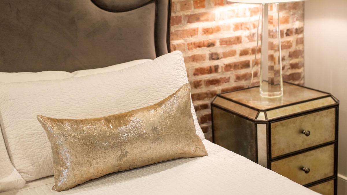 Central Business District Hotel | Chic New Orleans CBD Escape: Historic Charm + Modern Comfort Near Nightlife