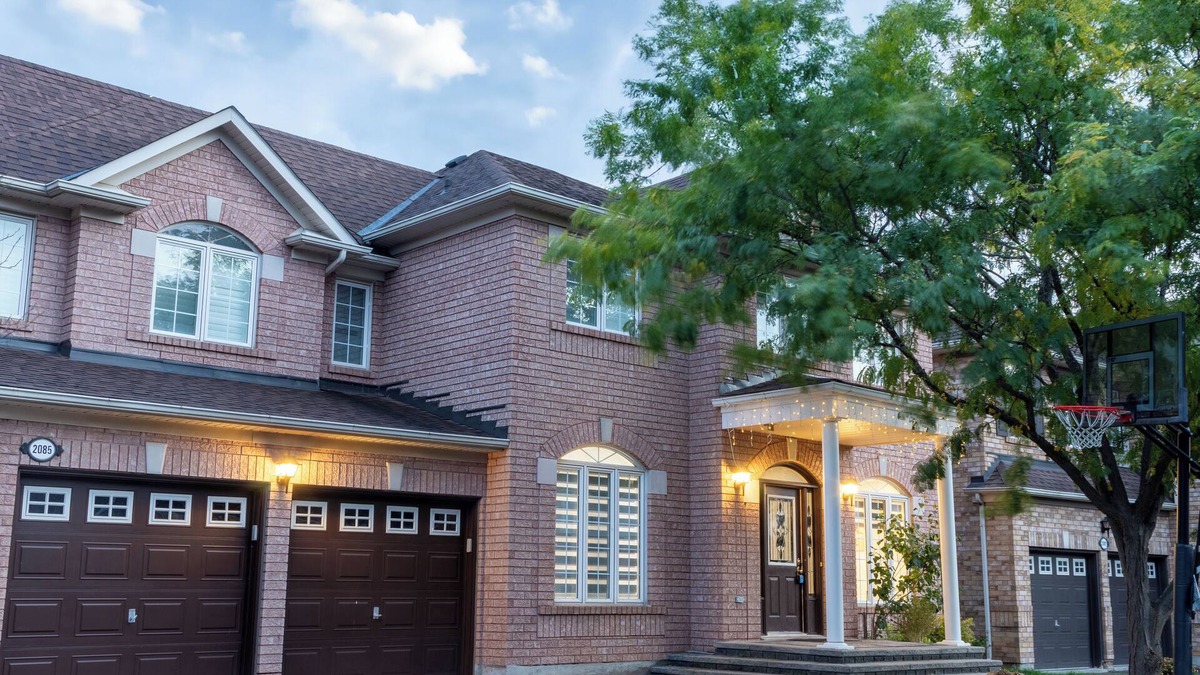 Glen Abbey House | Chic Oakville Hideaway: Perfect for Families