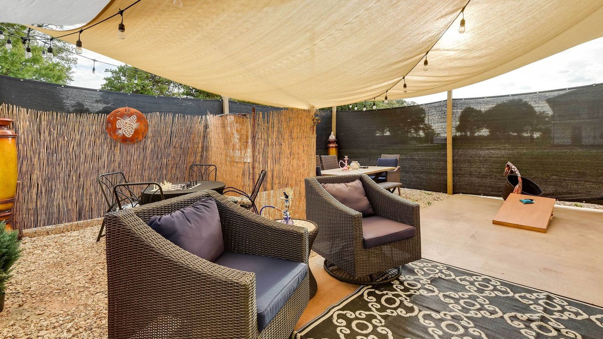 Thackerville House | Chic Oklahoma Retreat w/ Patio, Bar & Fire Pits!