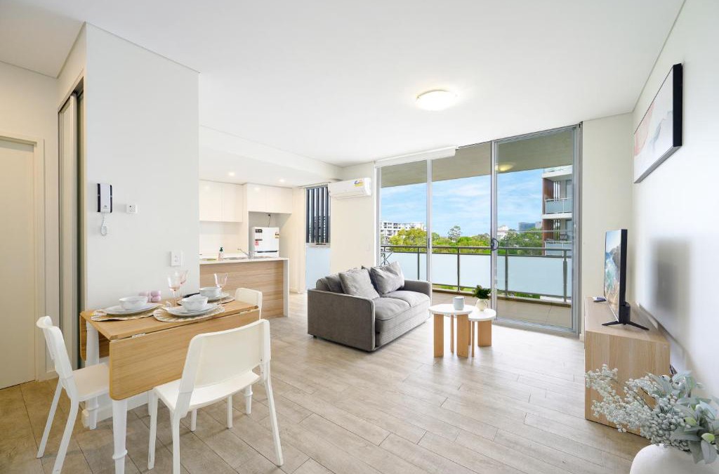 Warwick Farm Apartment | Chic One-Bedroom Hideaway with Free Parking&Wi-Fi