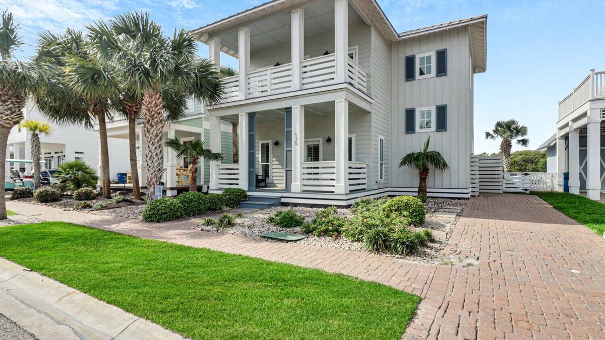 Cinnamon Shore House | Chic, Pet Friendly Home w/Fenced-In Yard & Access to Resort-Like Amenities