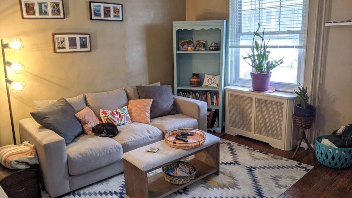 Roxborough-Manayunk House | Chic Philly Retreat: Entire Home w/ Garden