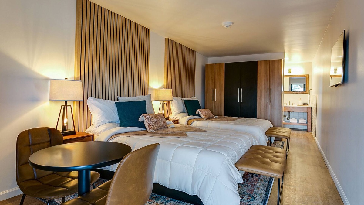 San Angelo Hotel | Chic Queen Room in Downtown Boutique Hotel – Walk to Shops, Dining & Attractions