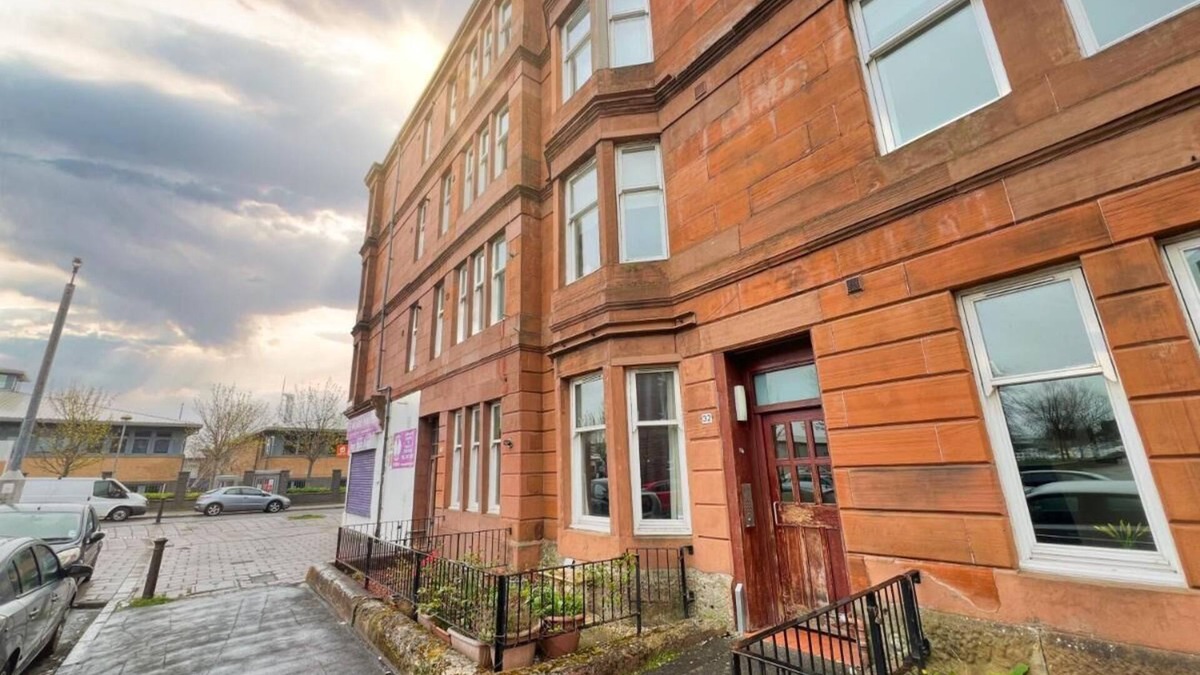 Govan Apartment | Chic Retreat in Ibrox