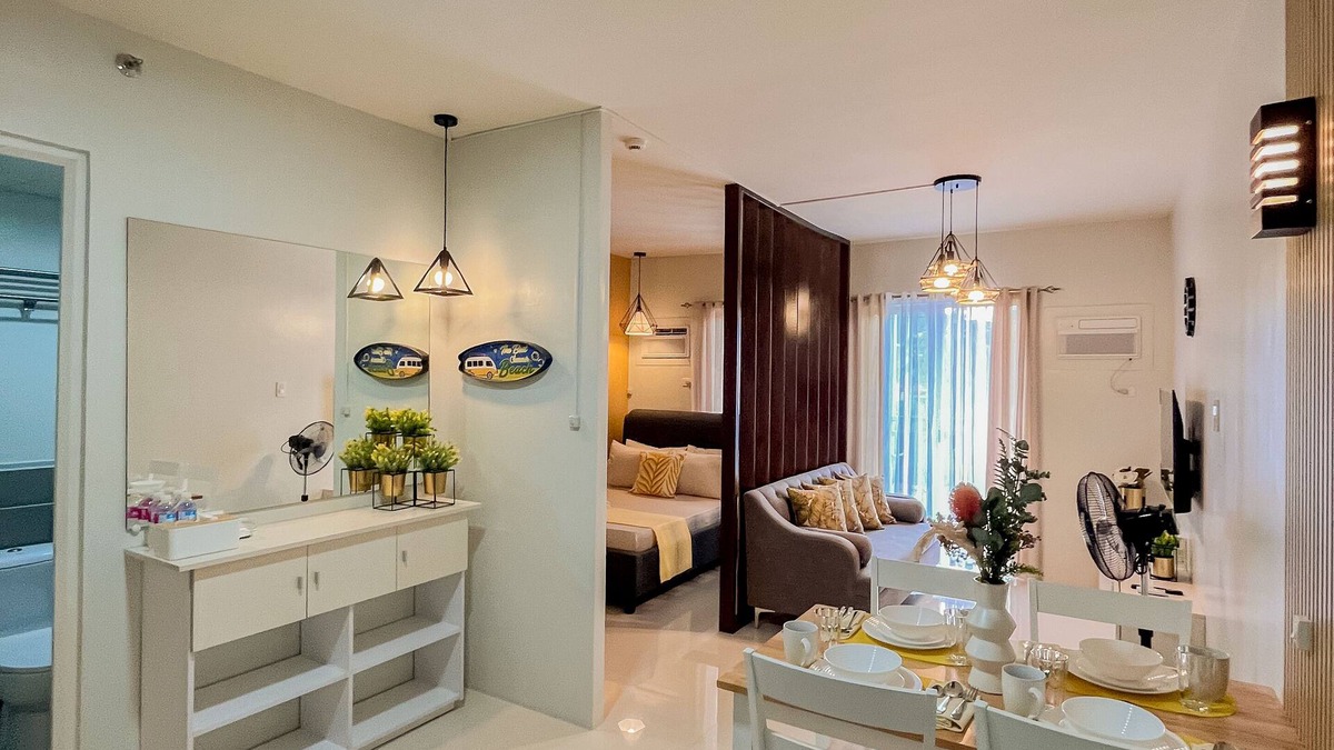Puerto Princesa City Centre Apartment | Chic Ruby Studio: Balcony, Private Pool, Gym Access