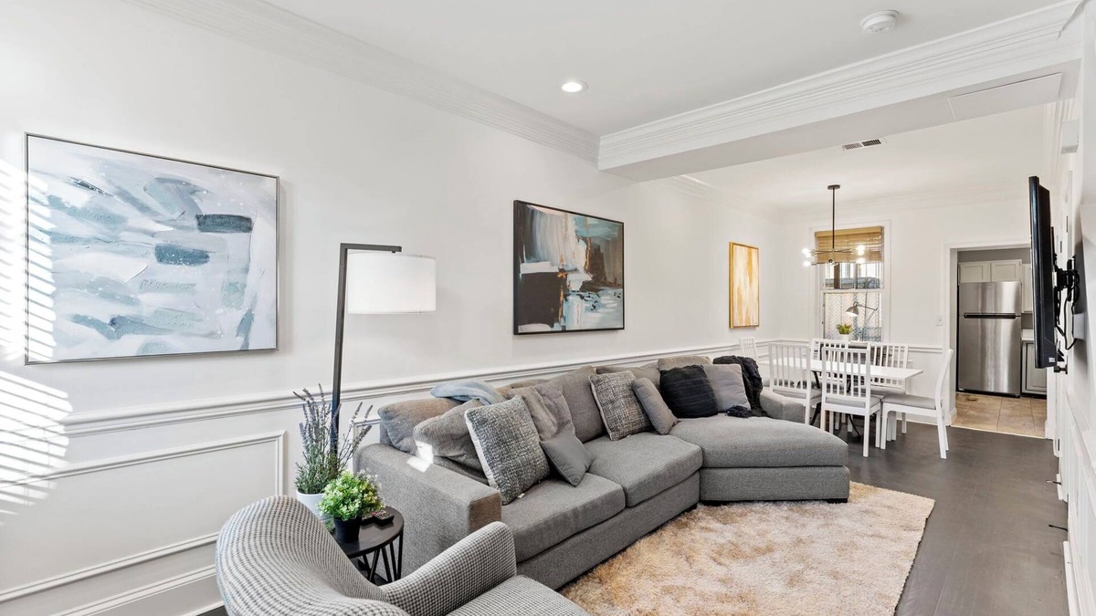 Truxton Circle House | Chic Shaw 3BR/3BA home, blocks to Convention Ctr
