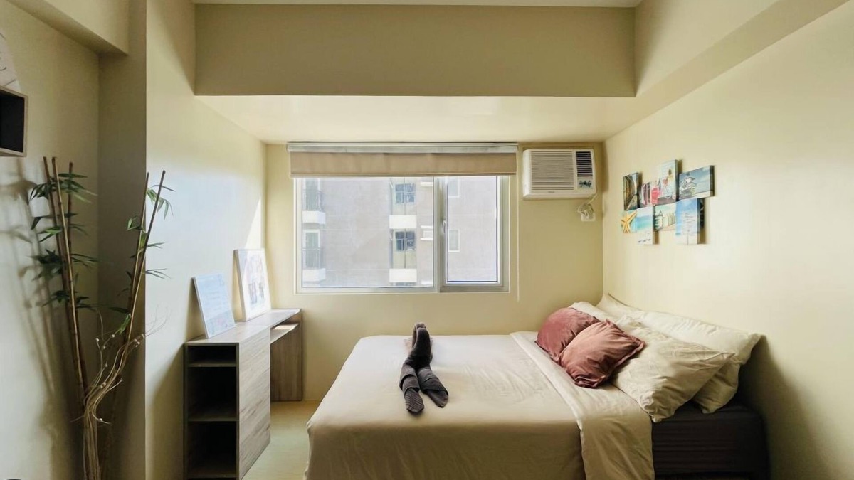 Mandurriao Apartment | Chic Studio at Avida Towers Atria with On Site Gym and Garden