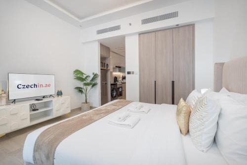 Jumeirah Lake Towers Apartment | Chic Studio at ME DO RE Tower Stunning Views