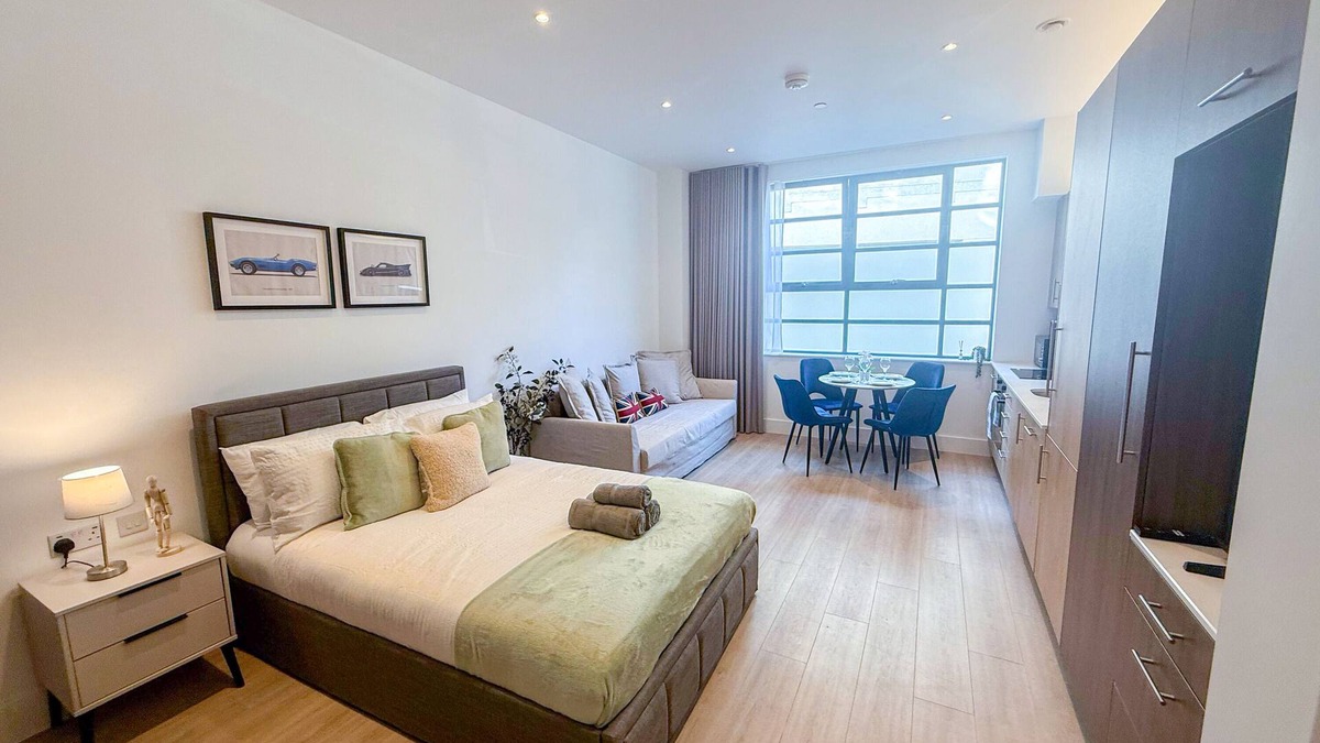 St. Johns Wood Apartment | Chic studio flat in Regent's Park near Marylebone