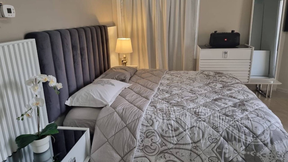 Jumeira 3 Apartment | Chic studio in Umm Suqeim - 5 mins to Kite Beach