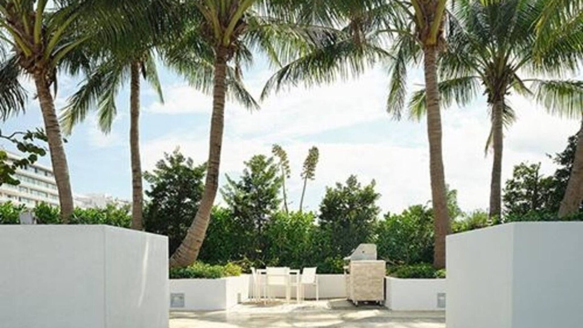 Surfside Apartment | Chic studio with AC and fitness room in fabulous Miami near beach
