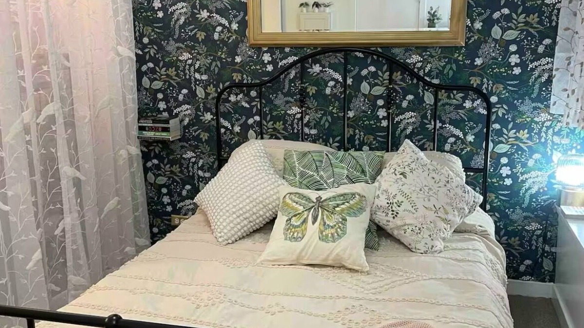 Hyde Park Apartment | Chic Studio with WiFi and AC in Lovely UChicago area