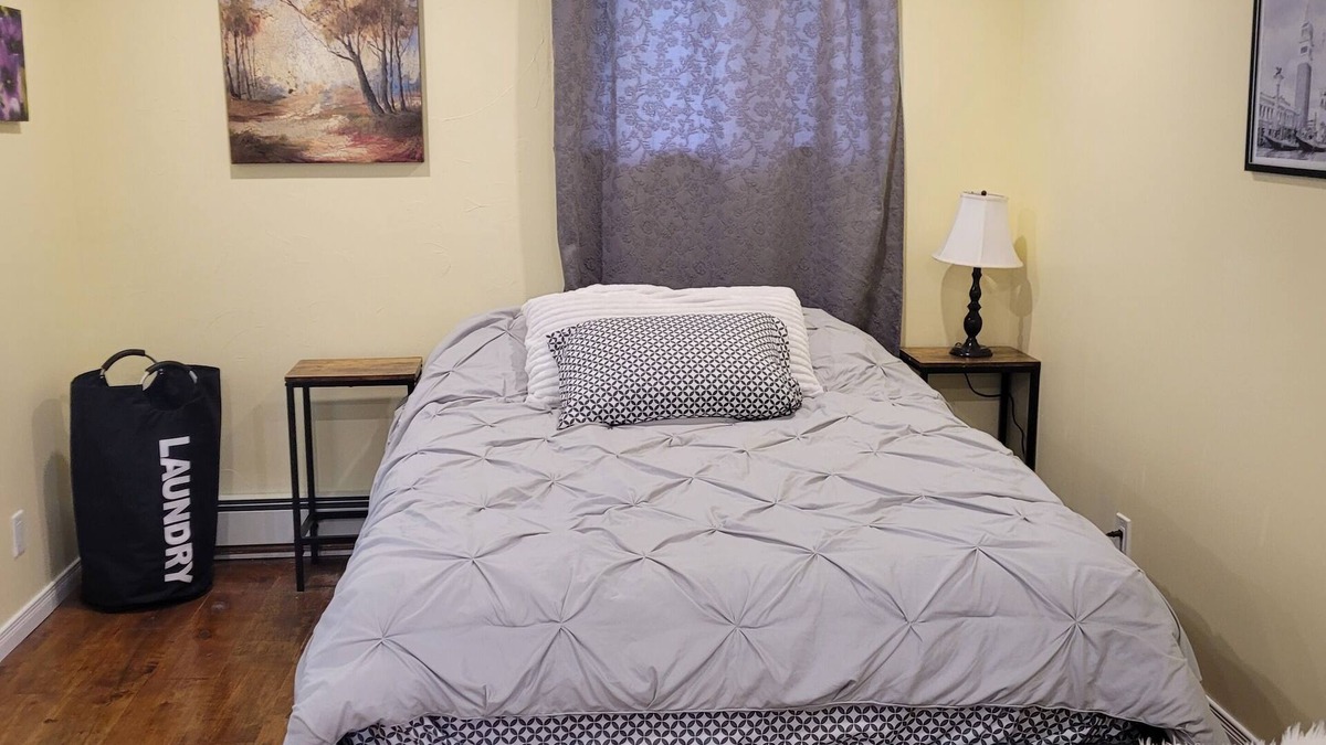 South Stormont Apartment | Chic studio with WiFi and Netflix