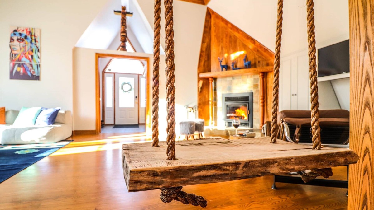 Sainte-Ann-des-Lacs Ski Chalet | Chic Tipi & Spa / Pool table -10 min Saint-Sauveur Village