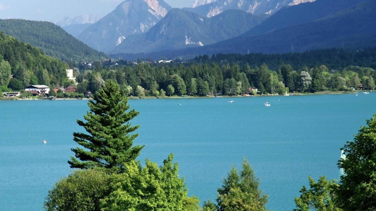 Finkenstein am Faaker See House | Chic villa with garden, 8 min. to Lake Faak
