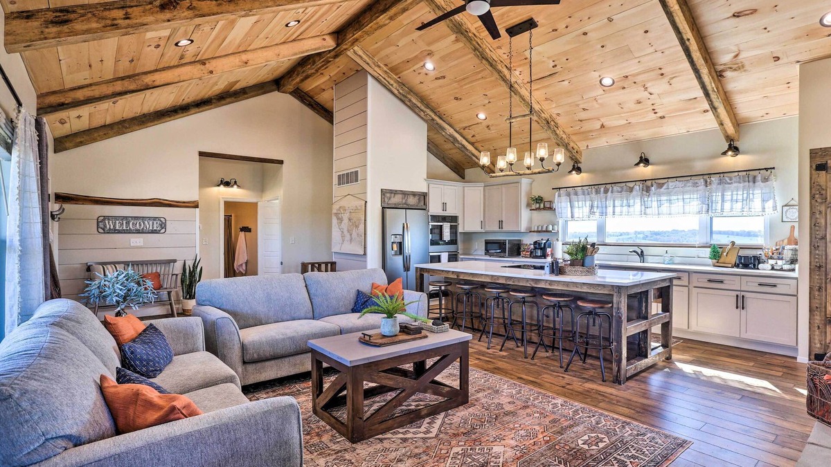 Williamstown House | Chic Williamstown Retreat with Pool & Hot Tub!