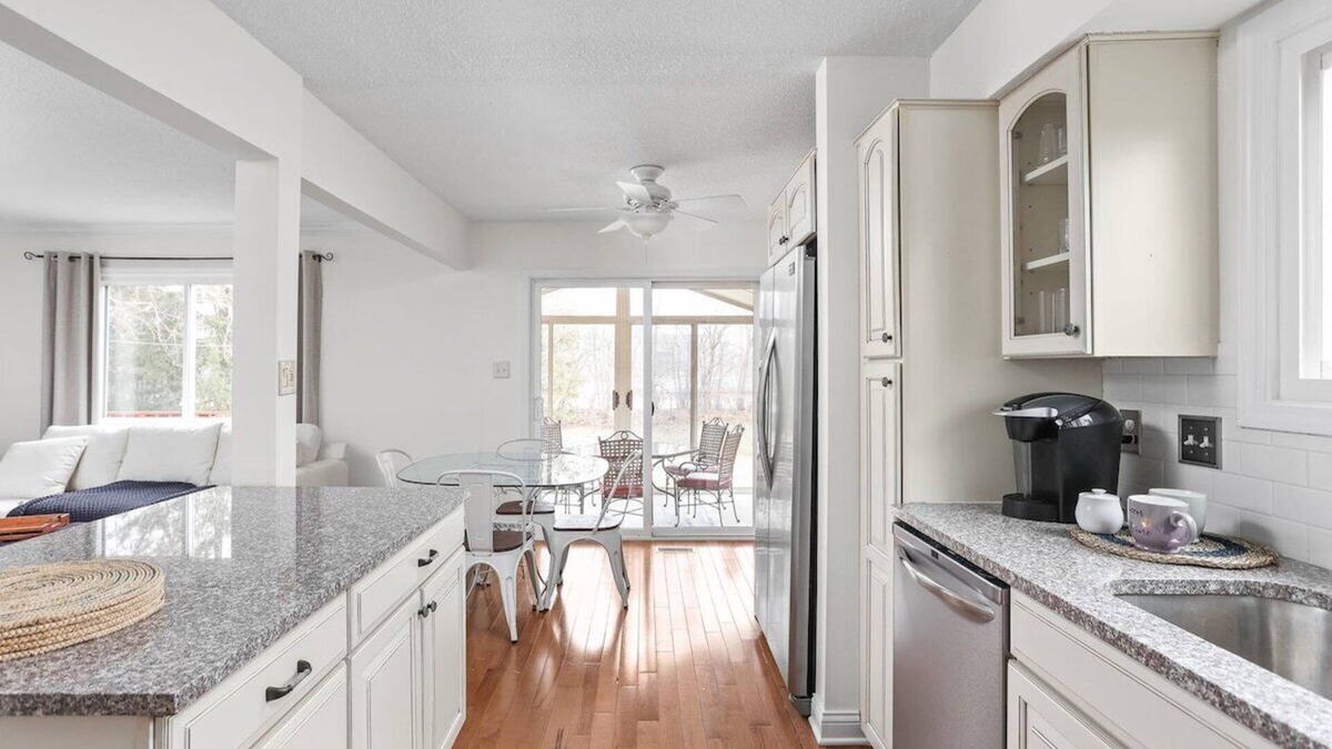 Zionsville House | Chic Zionsville Home | Sleeps 8 | Nr Downtown