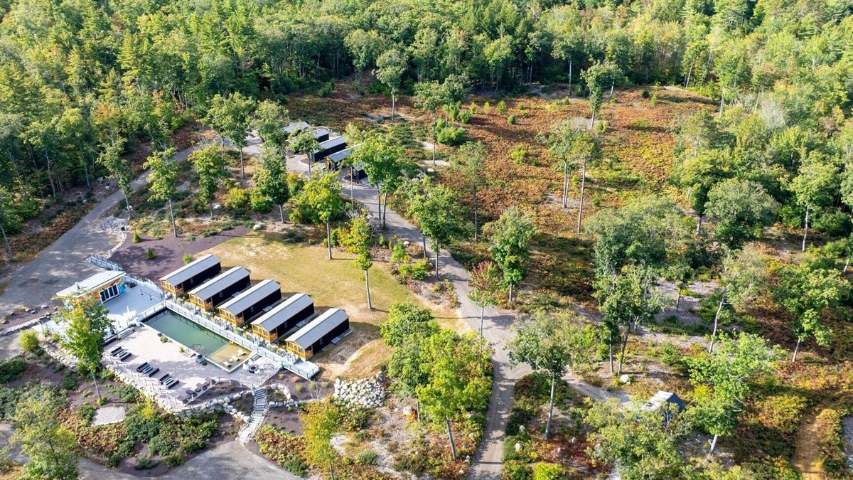North Sebago Villa | Chickadee Limit 4 2 Bedroom Cabin