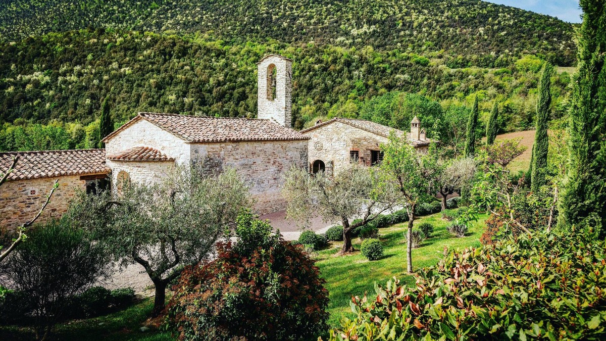 Montelovesco Villa | Chiesa Del Carmine - Luxury Umbrian Villa In Stunning Countryside, Sleeping 14
