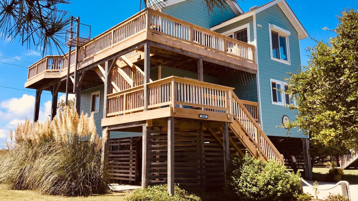 South Nags Head House | Chillin' Ri' Cheer in South Nags Head with the classic charm of the Outer Banks