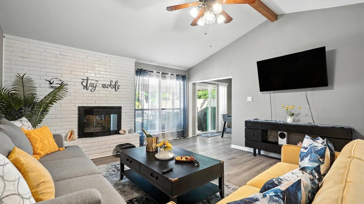 Abilene House | Chimney Wood Hacienda – Your Abilene Home Away
