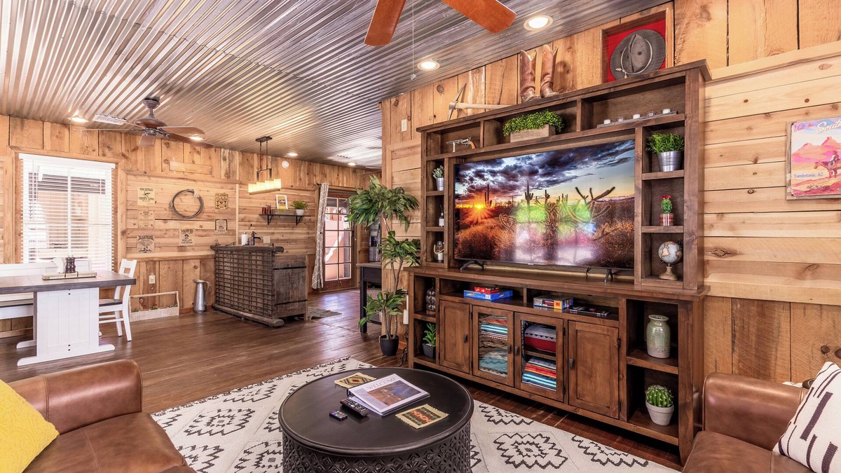 Tombstone House | China Mary Inn: "China Mary's" House right on Historic Allen St in Tombstone