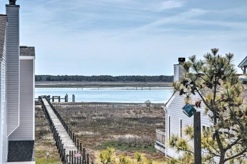 Chincoteague House | Chincoteague Townhome with Pony Views from Deck!