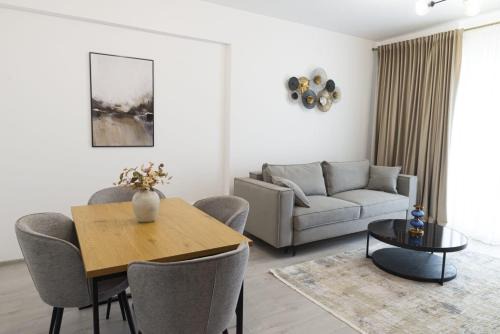 Targoviste Apartment | Chindia Lake Suite