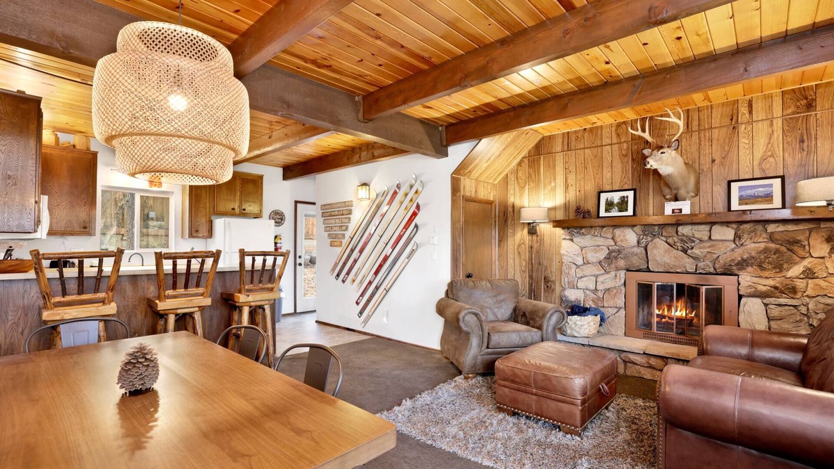 Upper Moonridge Cabin | Chipmunk Treehouse Resort Chalet at Big Bear