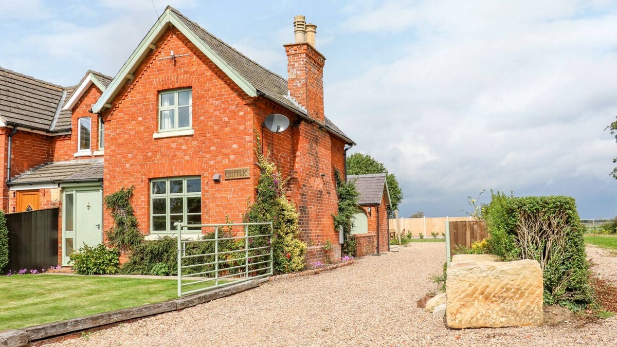 Woodhall Spa Cottage | CHIPPERS COTTAGE, pet friendly, with a garden in Woodhall Spa