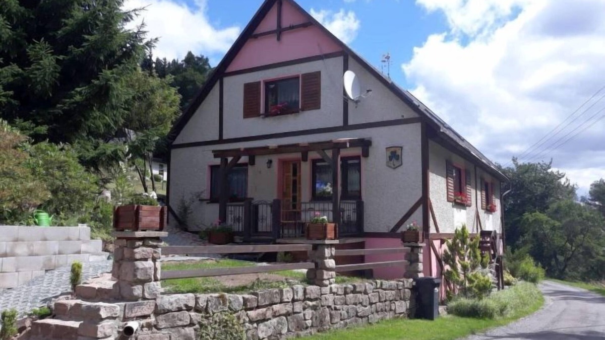 Starkov House | Chlívce u Hronova by Interhome