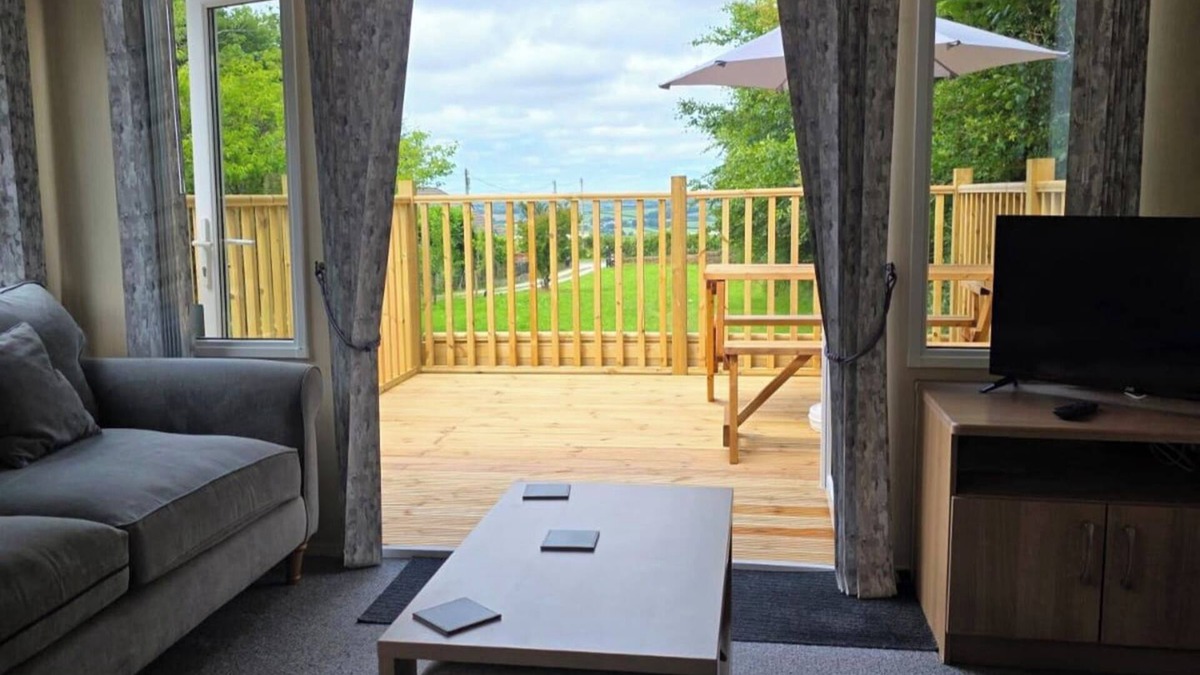Stowford Cabin | Cholwell 3-Bed Lodge, Sleeps 6, Pet Friendly