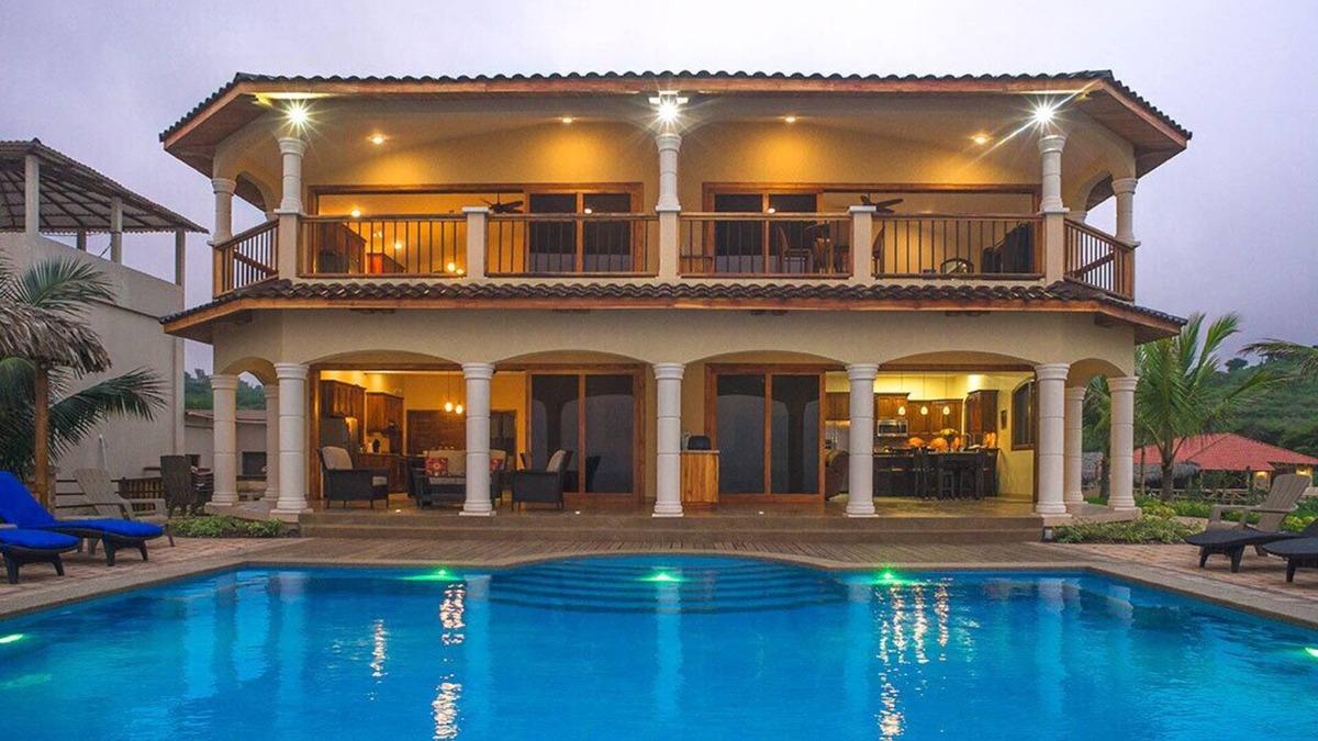 Montanita House | Choose Twilight Tide Villa if you expect nothing but the best from your vacation