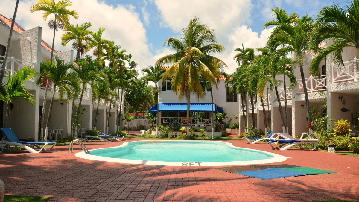 Tower Isle Hotel | Chrisanns Beach Resort