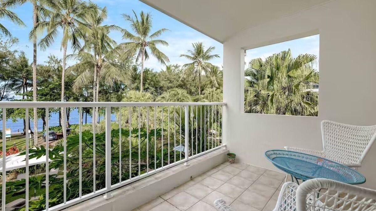Palm Cove Apartment | Chrissy's Cozy Cove