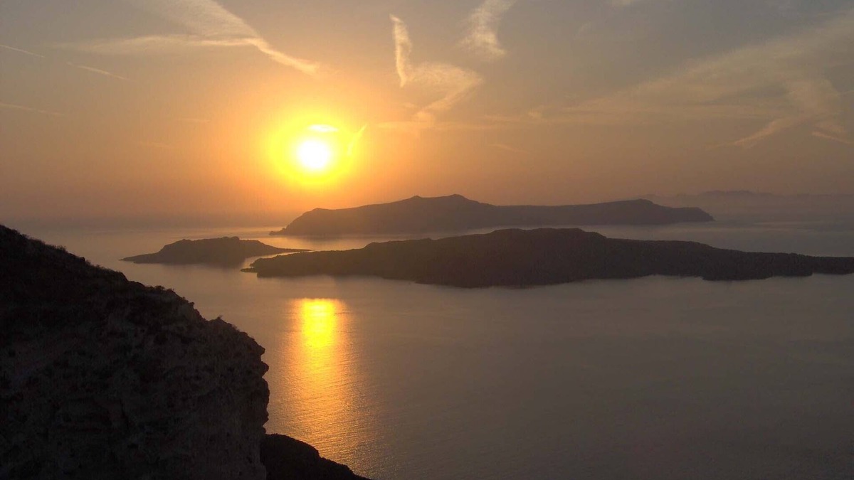 Oia Apartment | Christa's HomenComfortable studio for 2 people, pool, breathtaking seeview