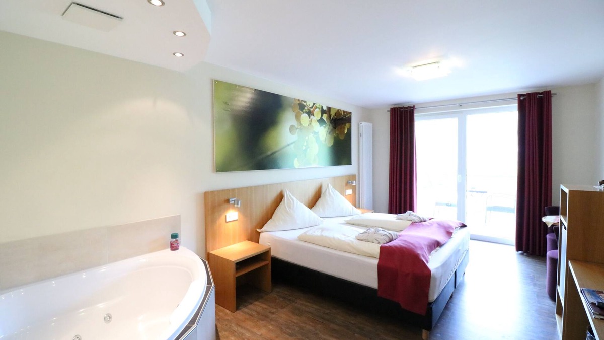 Bernkastel-Kues Hotel | Christiana's Wein & Art Hotel