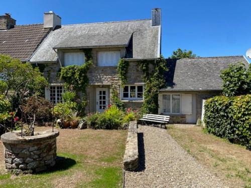 Saint-Germain-des-Vaux Bed & Breakfast | Christina's Cottage