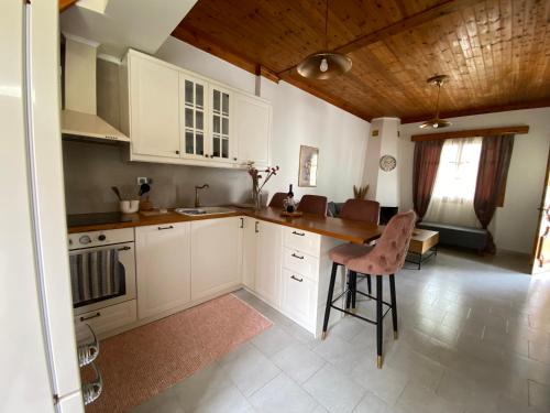 Geni House | Christina's cottage