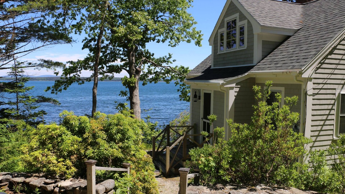 Blue Hill Cottage | Christine's Cottage - Private Oceanfront