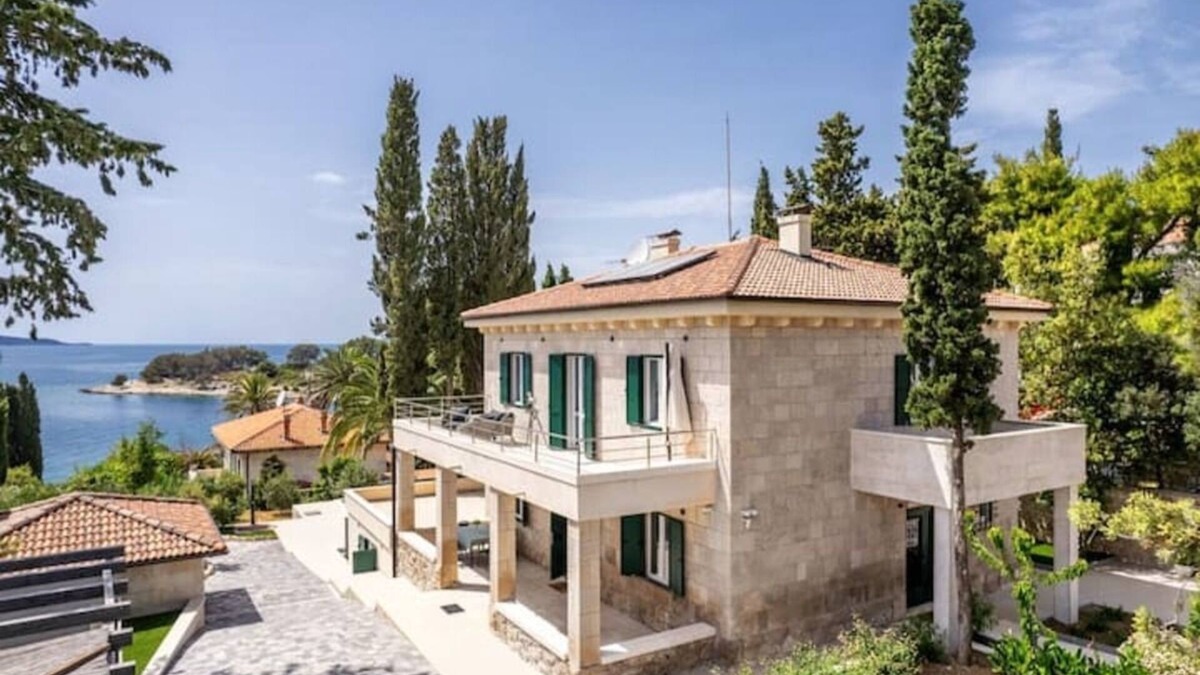 Hvar House | Christmas Villa