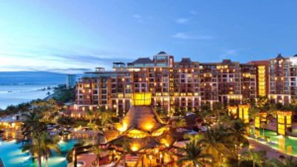 Punta Sam Resort | CHRISTMAS WEEK - 3 BR Wraparound Terrace Penthouse Loft & Private Jacuzzi!