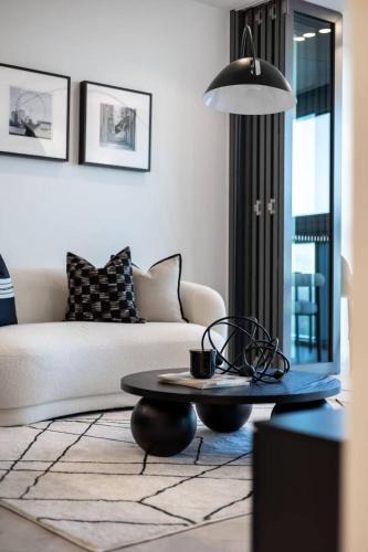 Brisbane Central Business District Apartment | Chrome Sonata - State Secrets & Skyline Sheets.