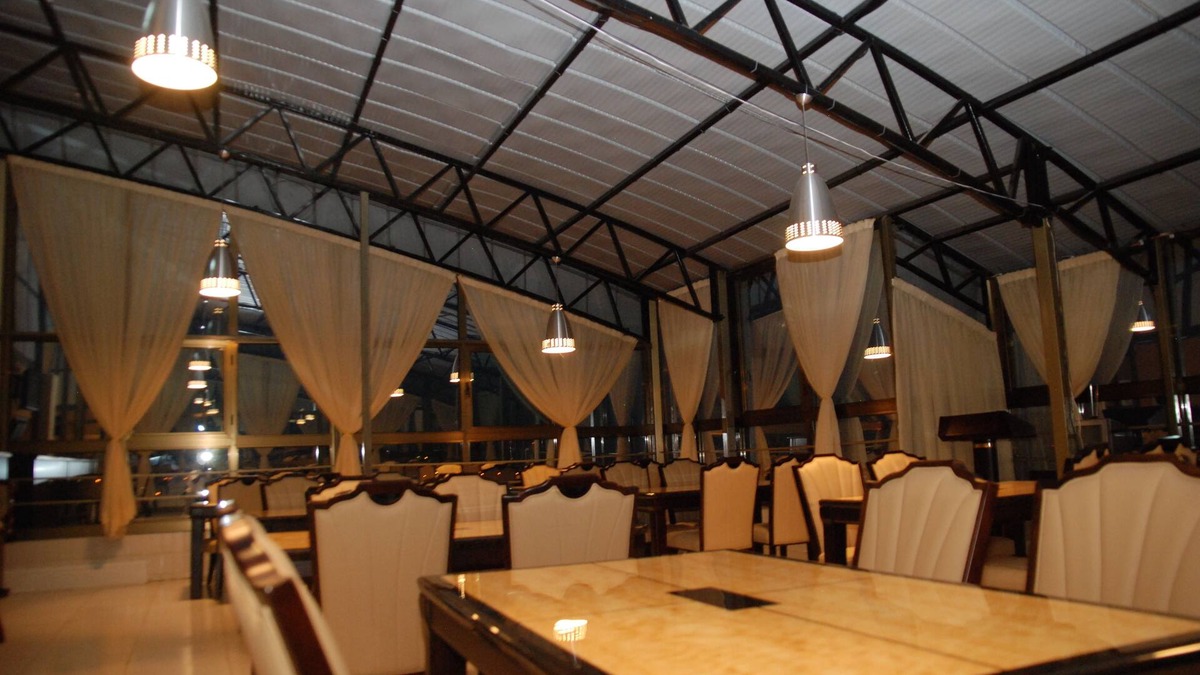 Piazza Hotel | Churchill Hotel