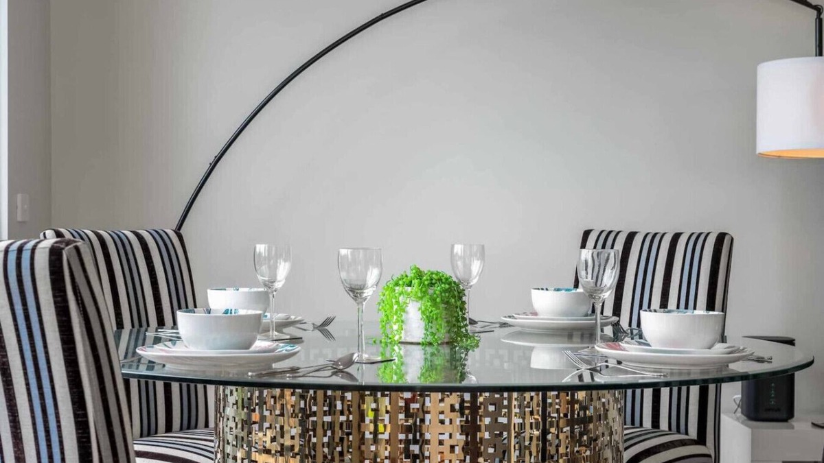 Maidstone House | Churchill Lux, Elegant Town House