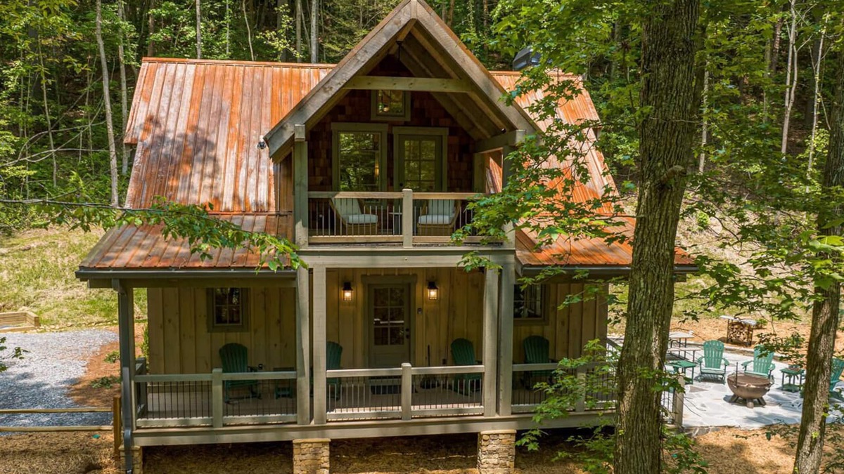 Ellijay Cabin | Cider Mill House overlooking private stream w/firepit