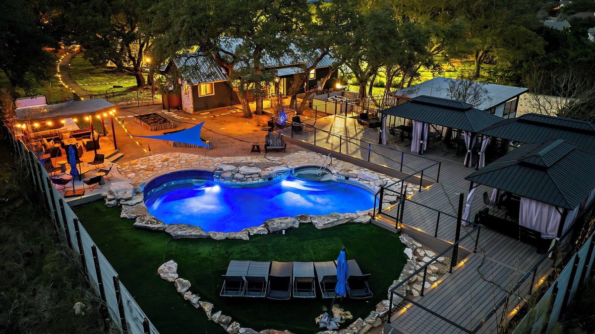 Dripping Springs House | Cielo Estate: Luxury Pool ~ Large Events ~ Multi-Sport Courts