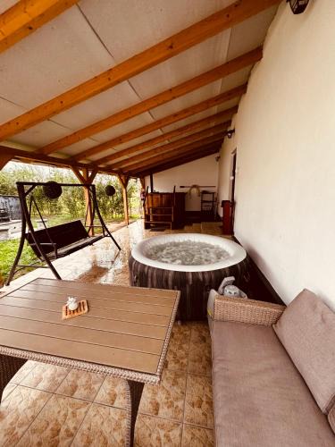Poroszlo House | Ciki Vendégháza