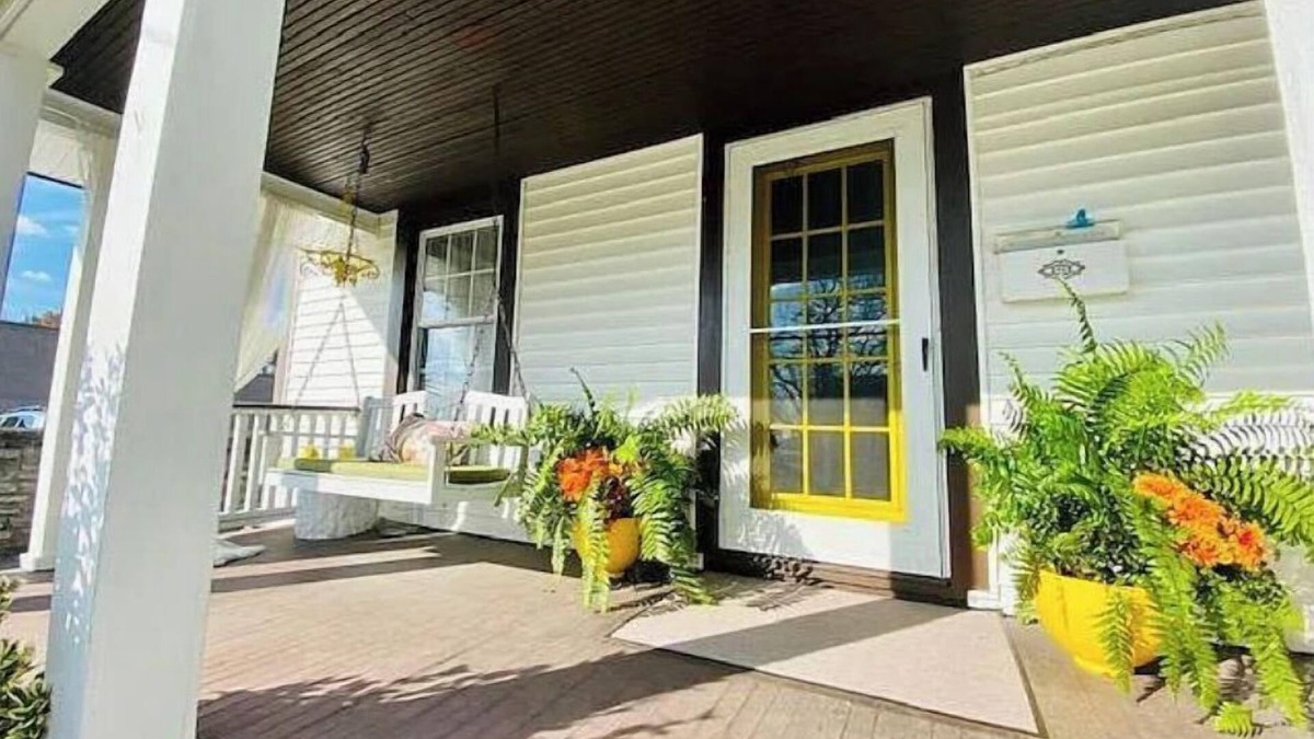 Wyoming Apartment | Cincinnati Oasis Hot tub/Pool