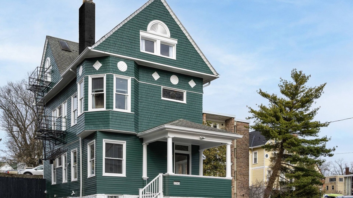 Walnut Hills House | Cincy Historic Gem: Sleeps 20 (5Min to Downtown & 40 Min to Ark)